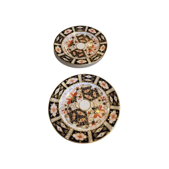 2 ROYAL CROWN DERBY Porcelain IMARI #2451 Saucers Gold Overlay ~ England - Picture 4 of 4